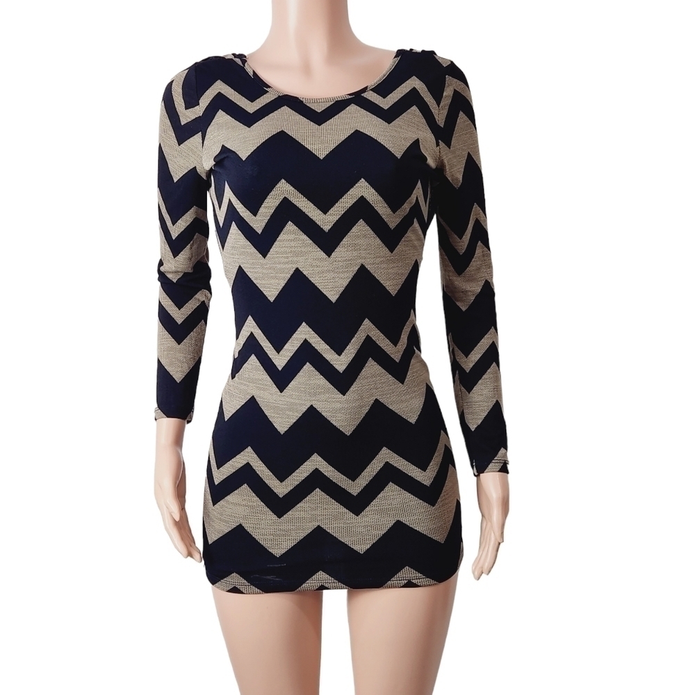 WINDSOR Navy and Gray Mini Backless Long Sleeved Abstract Dress Size: M